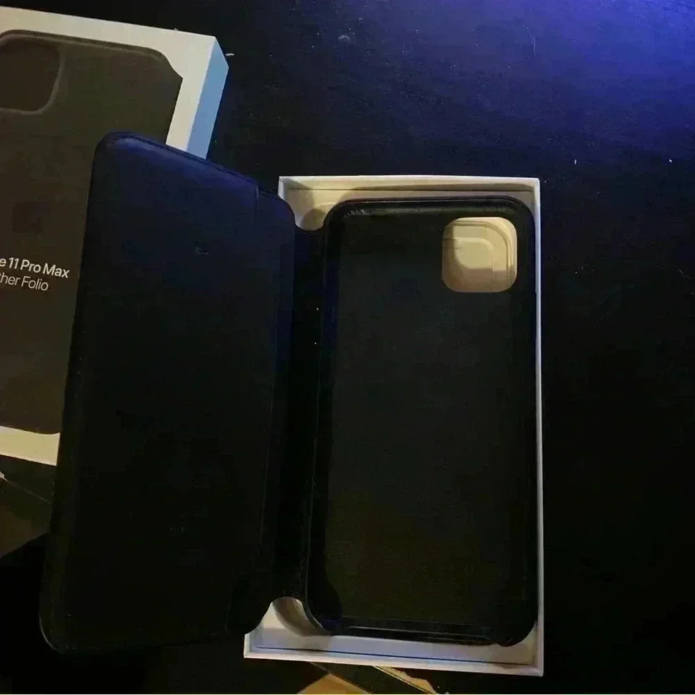 iPhone 11 Pro Max Leather Folio